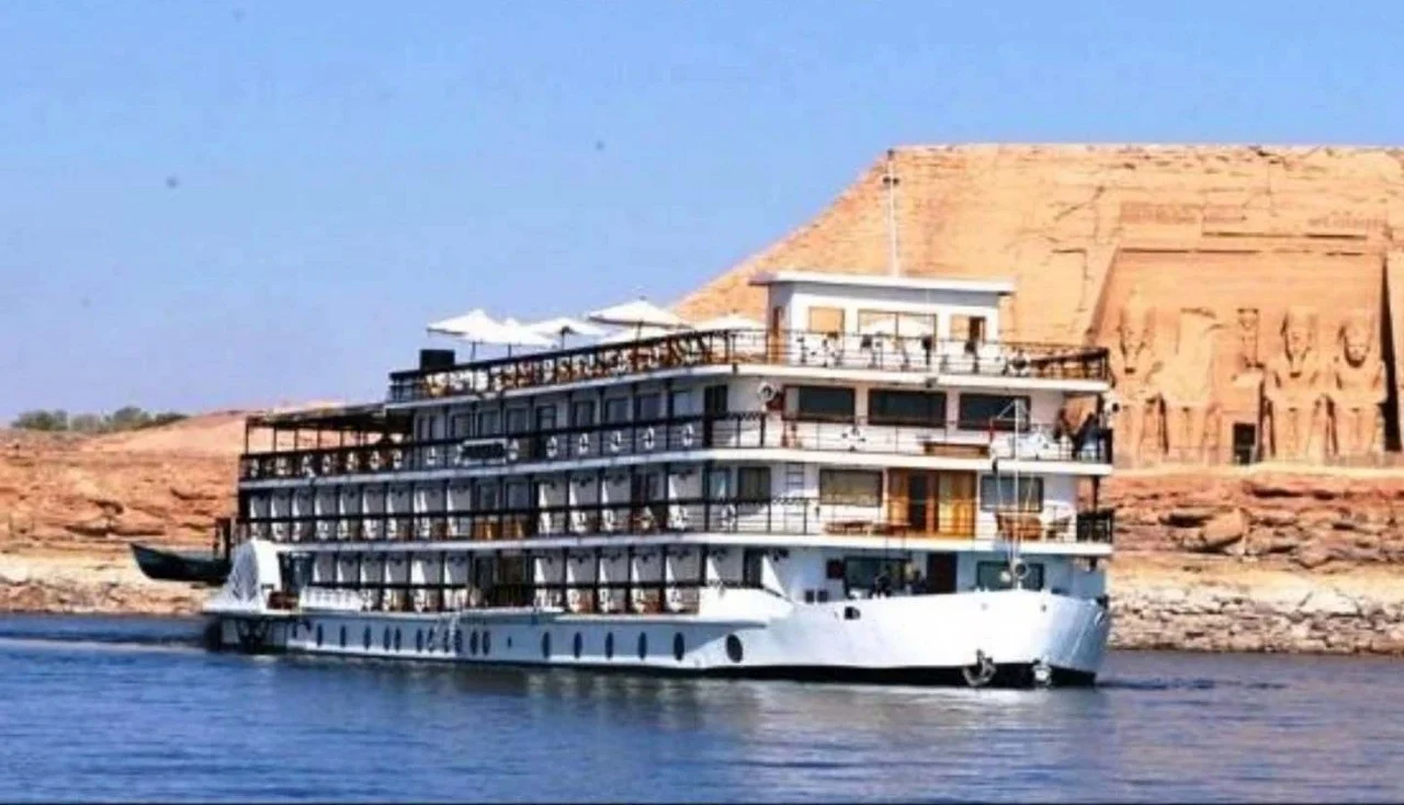 9 Days Egypt Tour: Cairo, Luxor, Aswan & Abu Simbel with Flights & Sightseeing