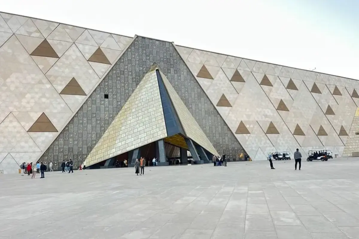Visites guidées du Grand Musée Égyptien : Découvrez le GEM avec des guides experts