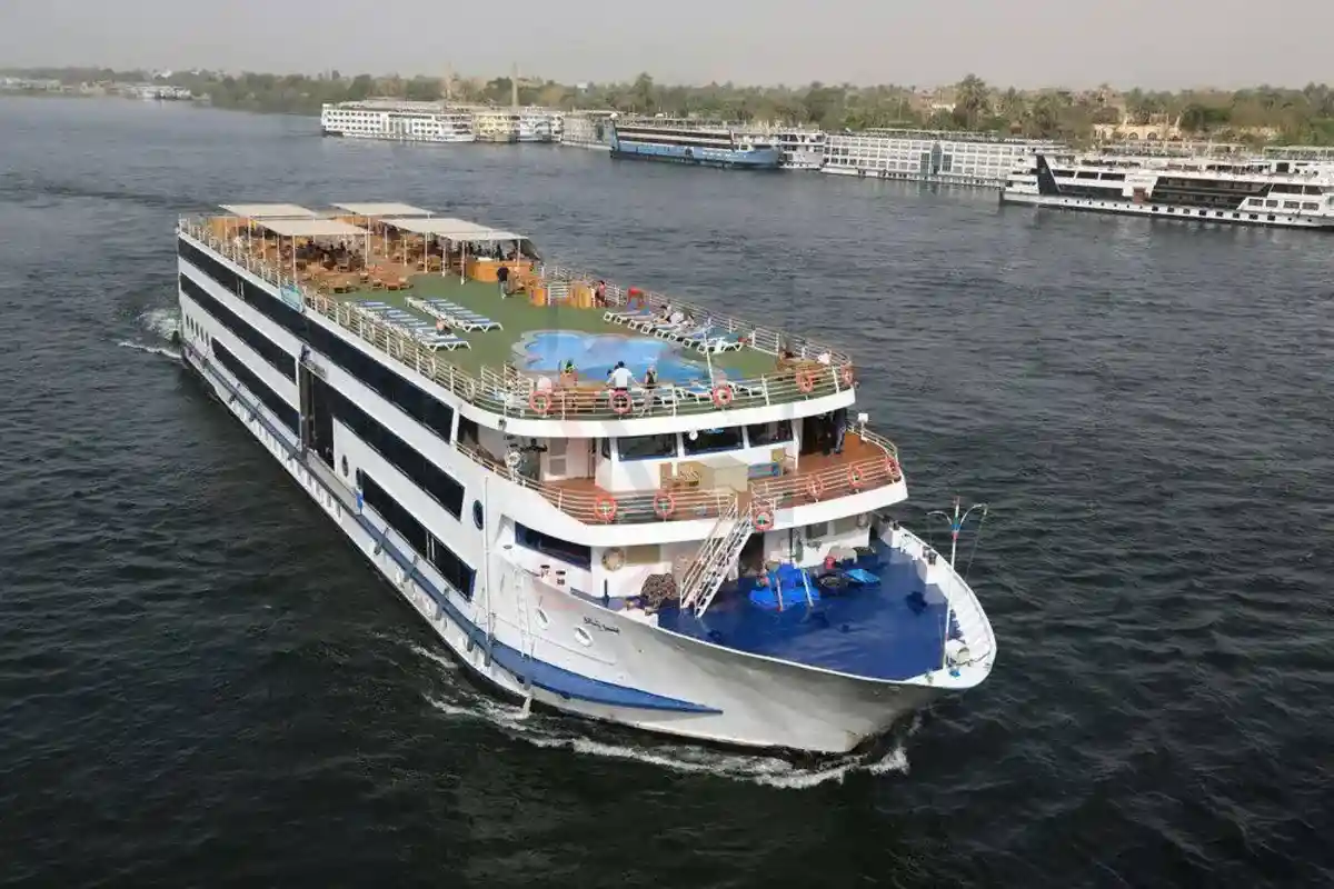 From Aswan: 4-Days 5-Star Nile Cruise with Guided Tours