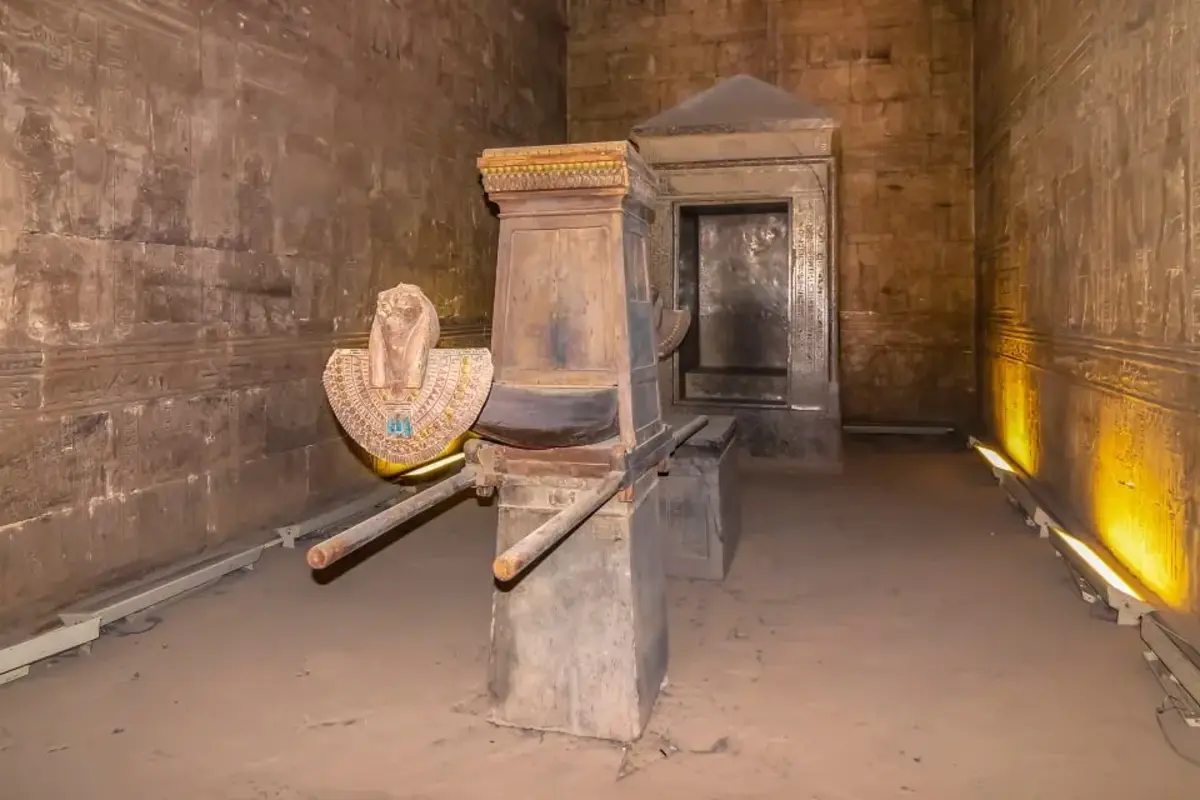 Excursion privée d'une journée aux temples d'Edfou et de Kom Ombo au départ de Louxor