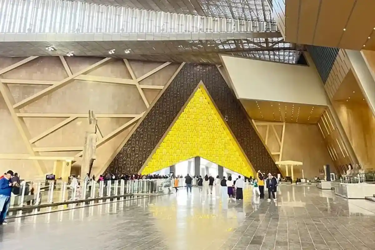 Cairo Layover Tour from Cairo Airport – Pyramids, Sphinx & Grand Egyptian Museum