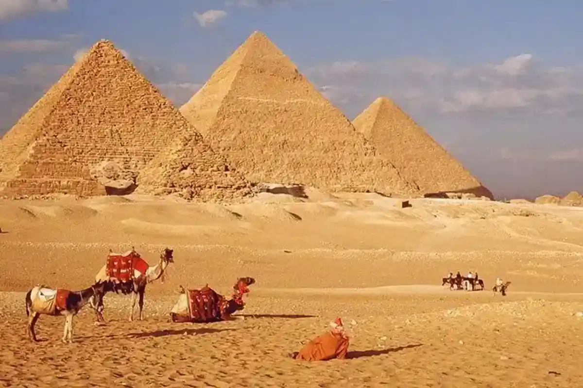 Ausflug von Hurghada zu den Pyramiden von Gizeh in kleiner Gruppe