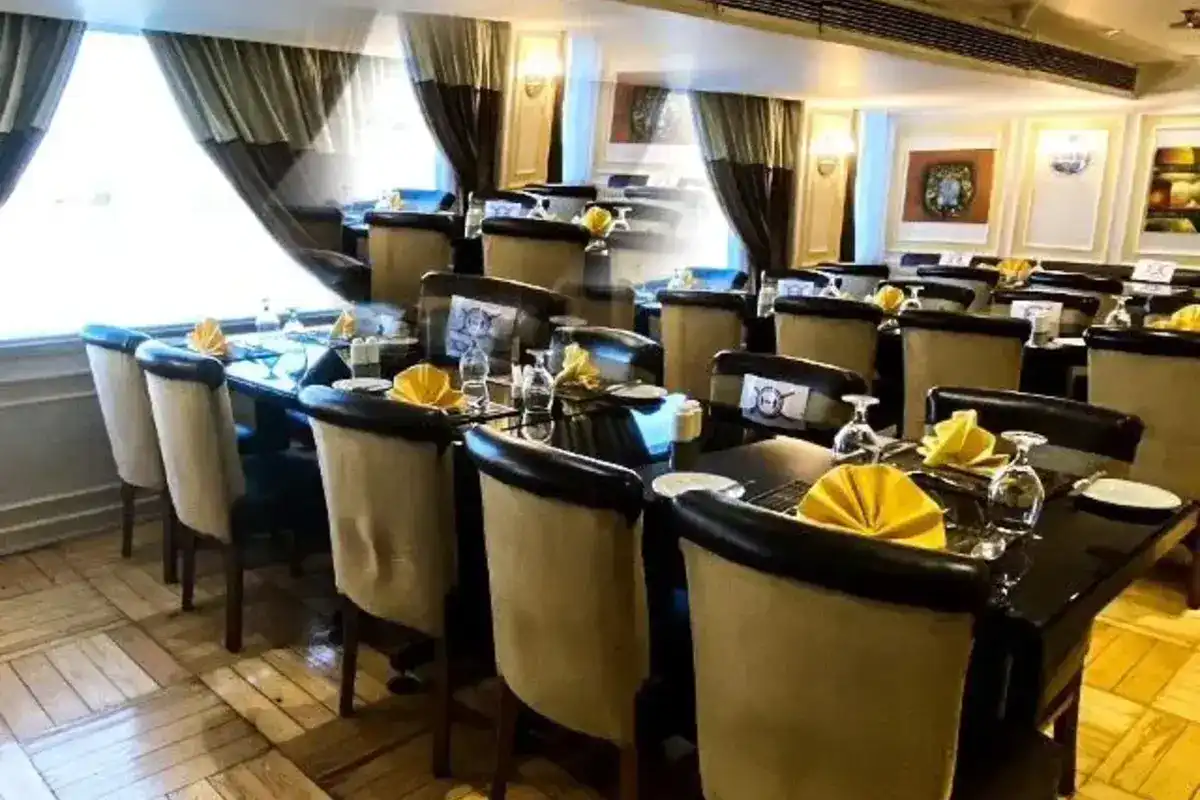 Croisière de luxe 5 étoiles de 4 jours sur le Nil avec visite d'Abu Simbe et vol en montgolfière