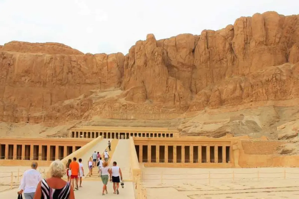 Ab Kairo: Private Luxor-Tagestour mit Reiseleitung und Flügen
