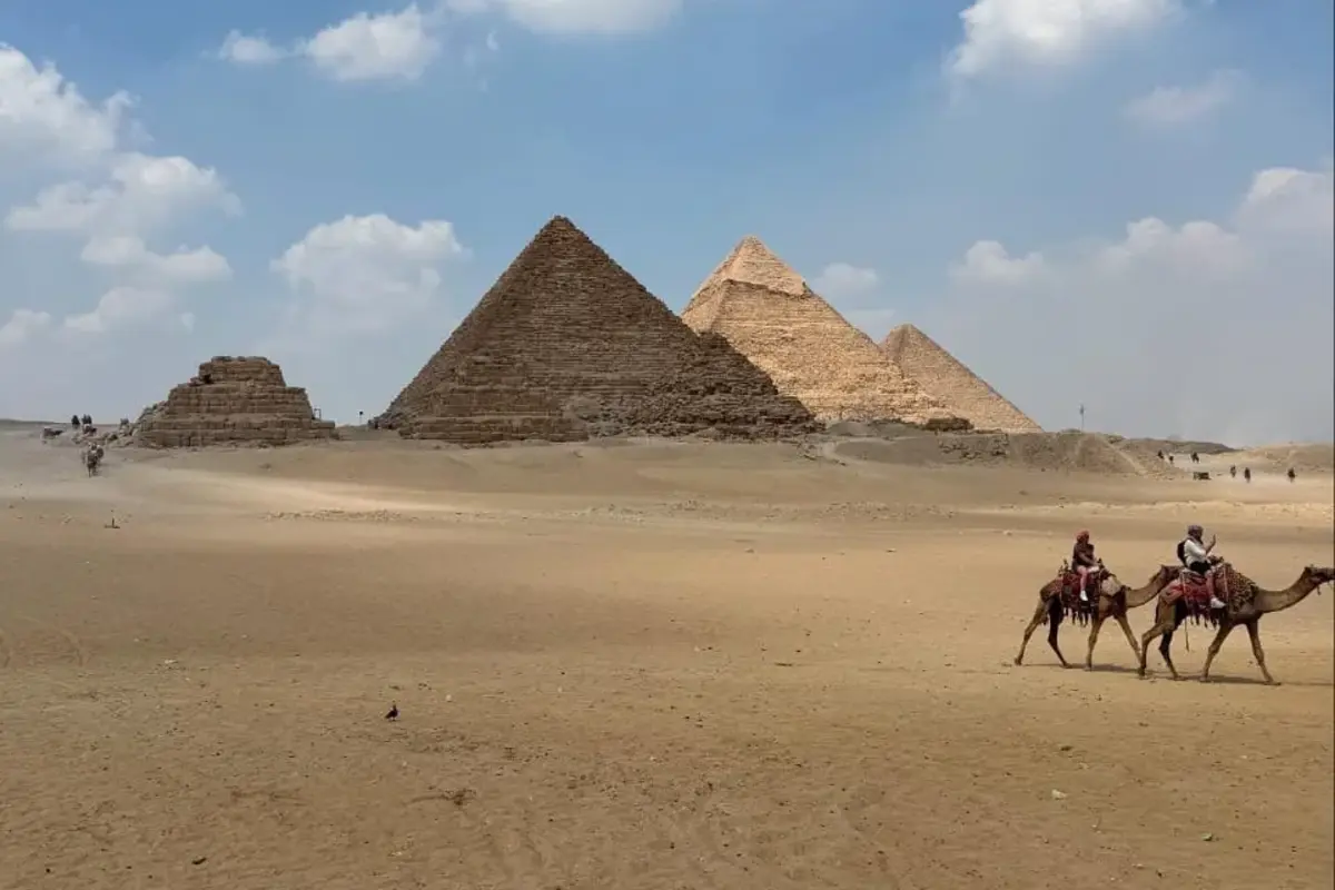 Cairo Layover Tour from Cairo Airport – Pyramids, Sphinx & Grand Egyptian Museum